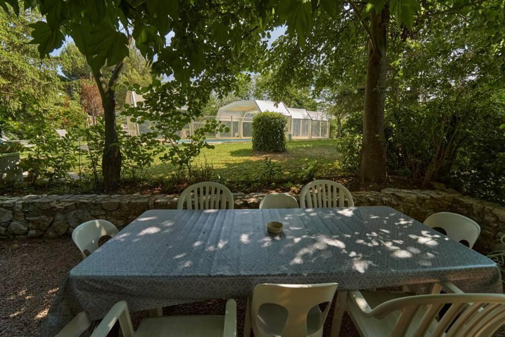 Villa Au Calme Jardin Et Piscine Couverte En Hiver *